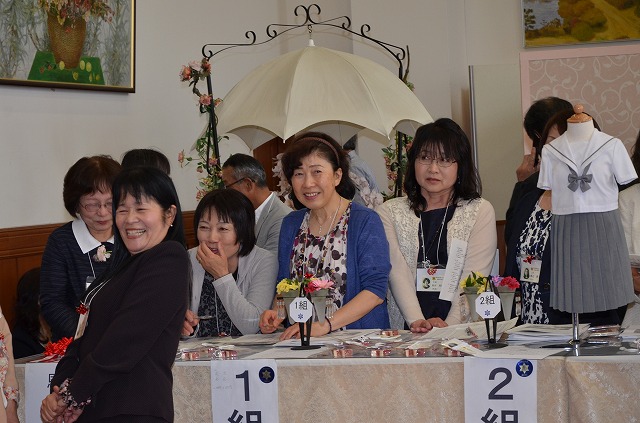 還暦同窓会　熟女 